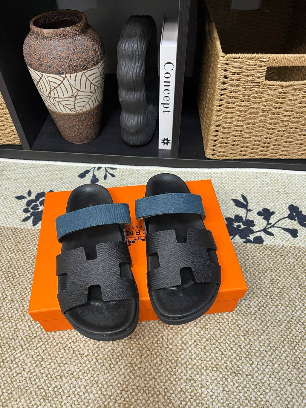 Hermès Men's Kazimir Slide Sandals - Black and Blue